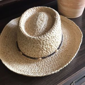Men’s Vintage straw hat with beaded band accent